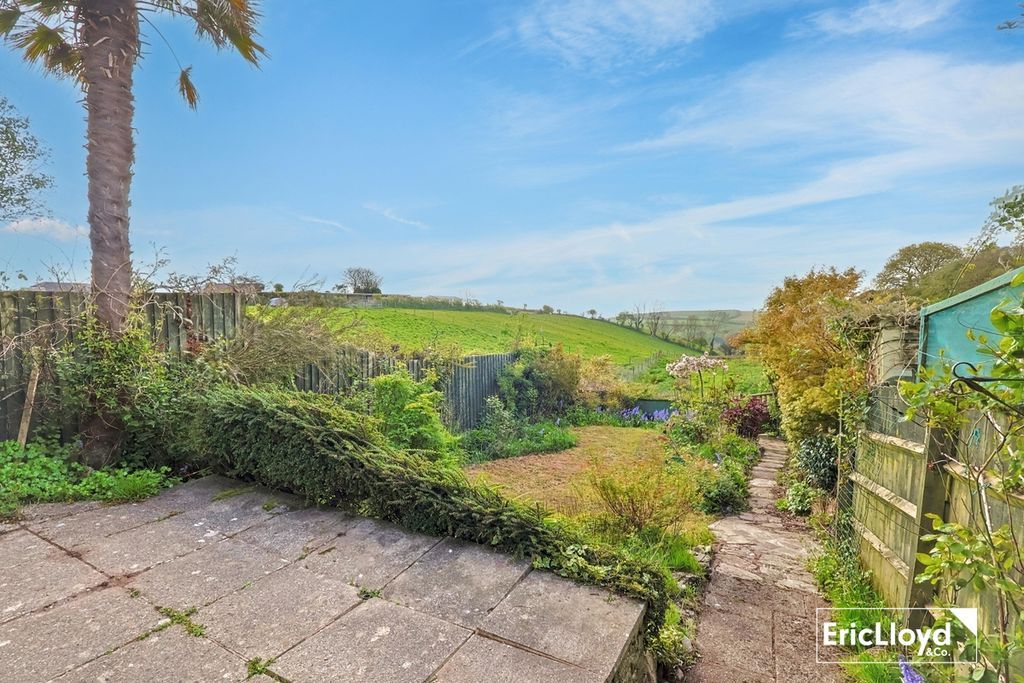 Property photo 2 of 16 Photo 16