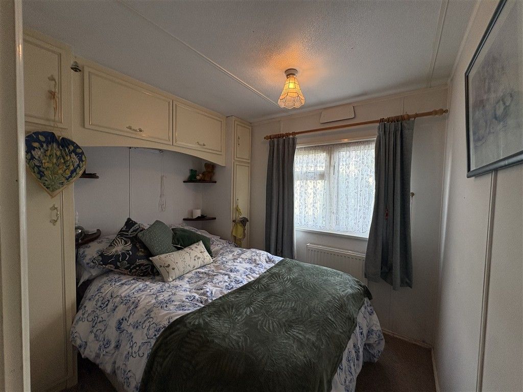 Property photo 2 of 10 Bedroom 1