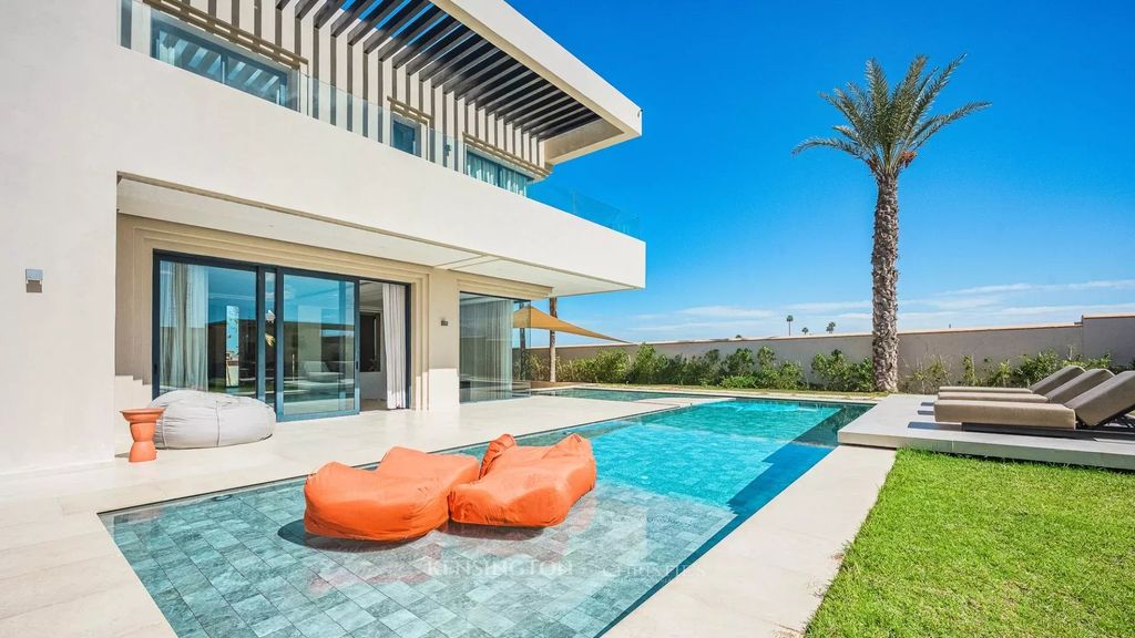 Property photo 2 of 42