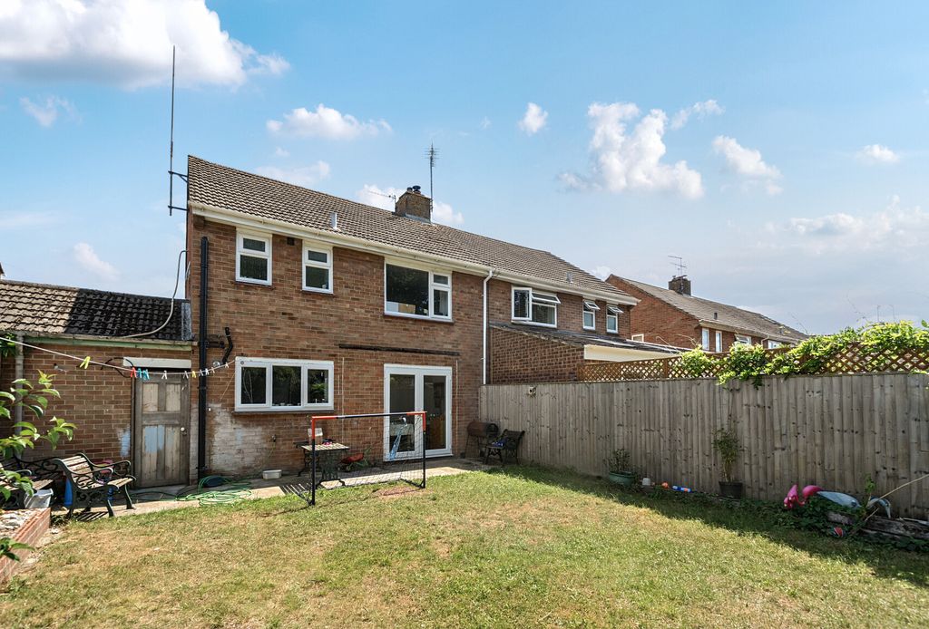 Property photo 1 of 10 1316841-18-686297...