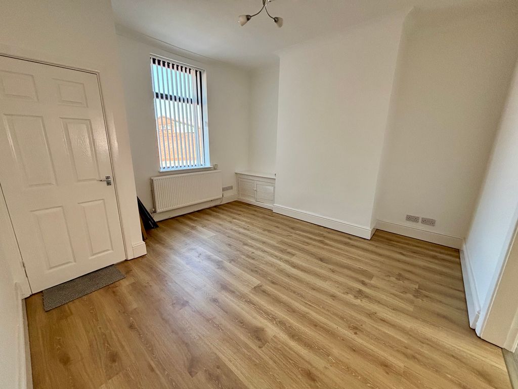 Property photo 2 of 11 Image (20)