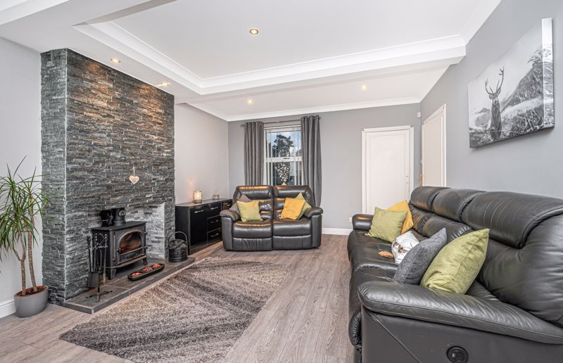 Property photo 3 of 18 Lounge