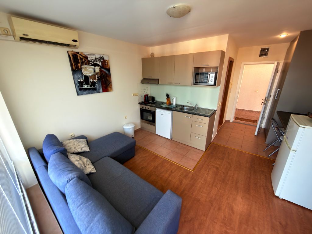 Property photo 3 of 12