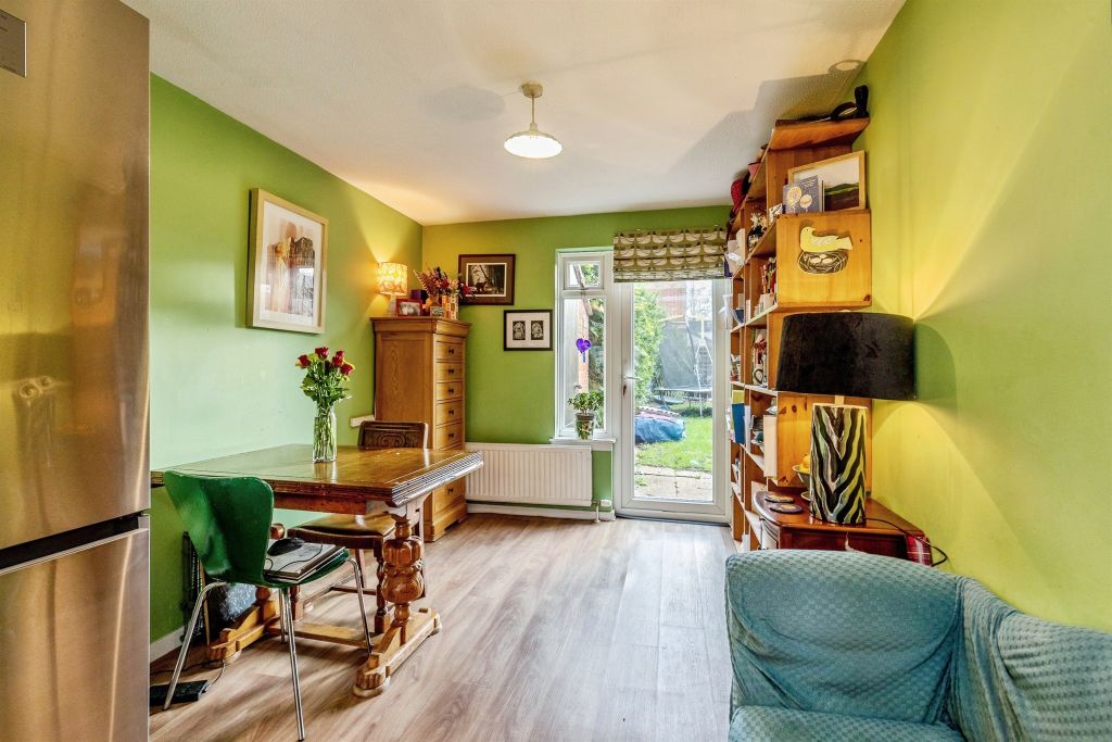 Property photo 2 of 17