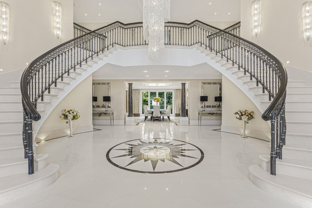 Property photo 2 of 49