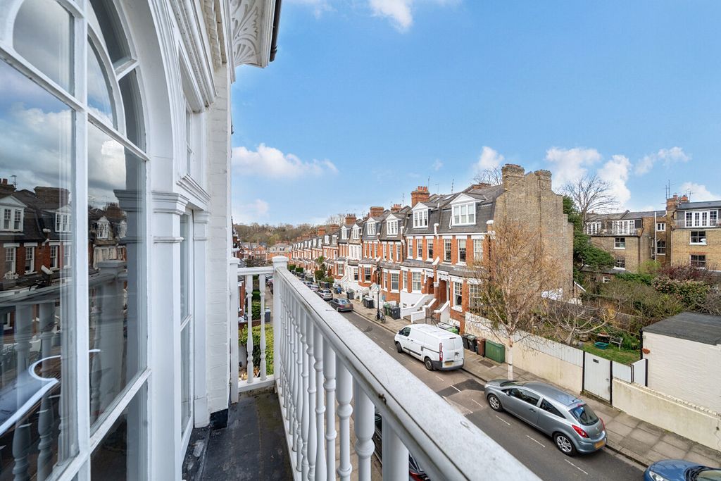 Property photo 3 of 14 1425131-3-69c3Ddd...