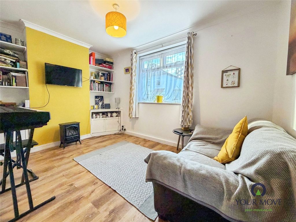 Property photo 2 of 16 Picture No. 18