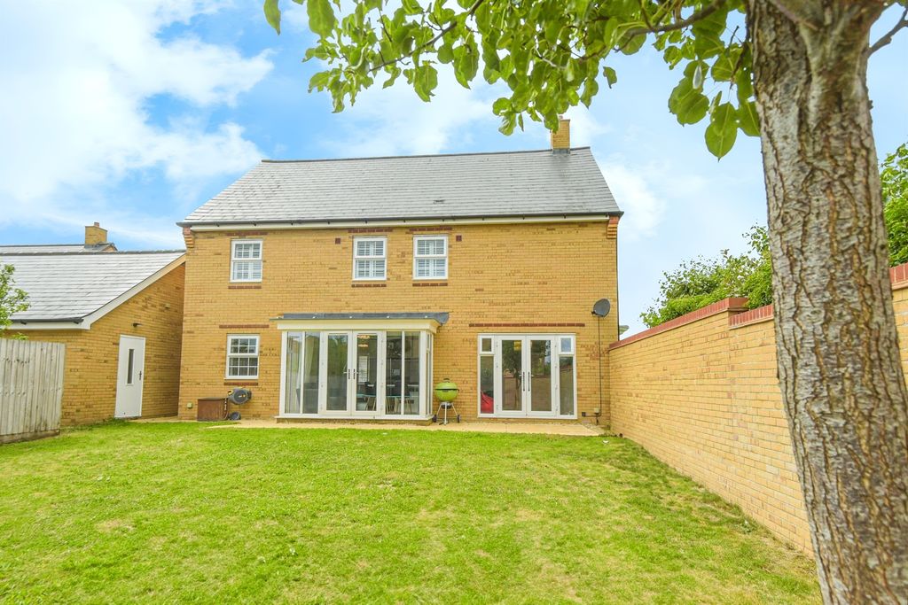 Property photo 2 of 17