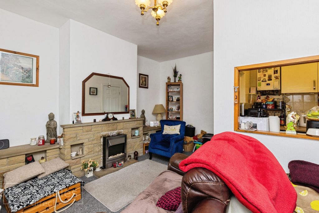 Property photo 3 of 7