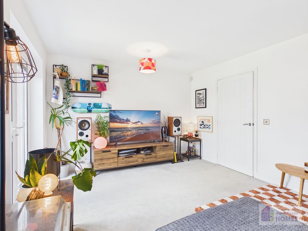 Property photo 3 of 18