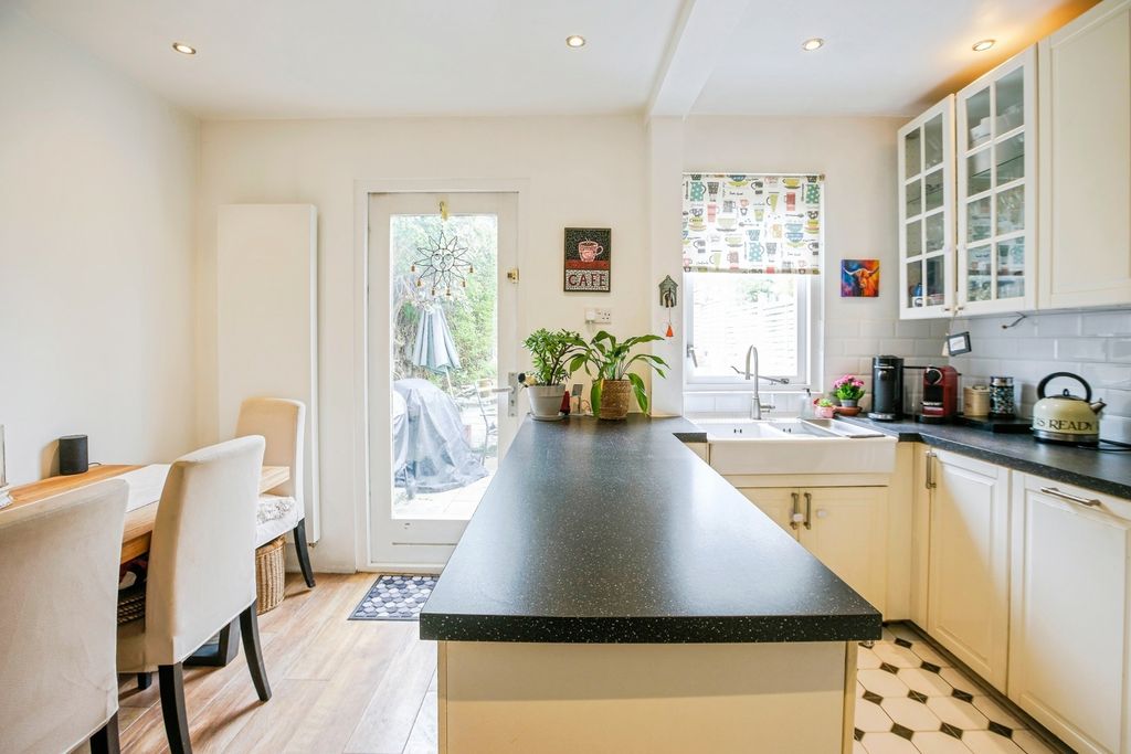 Property photo 3 of 16 Photo