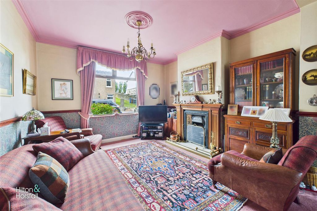 Property photo 2 of 13 Red Lion Street