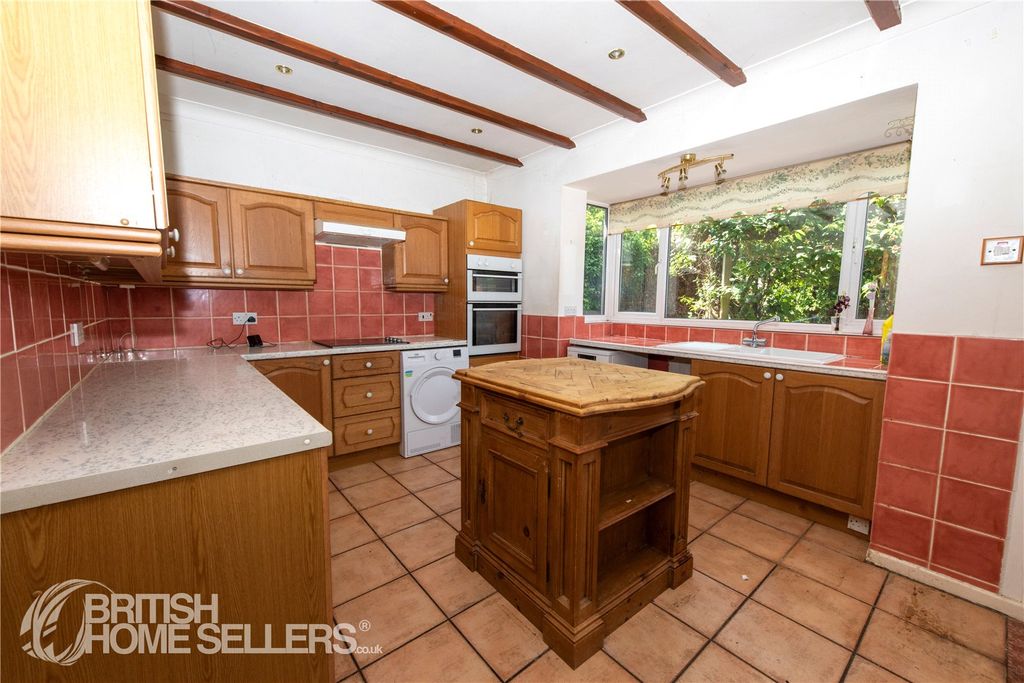Property photo 2 of 23 Picture No. 24