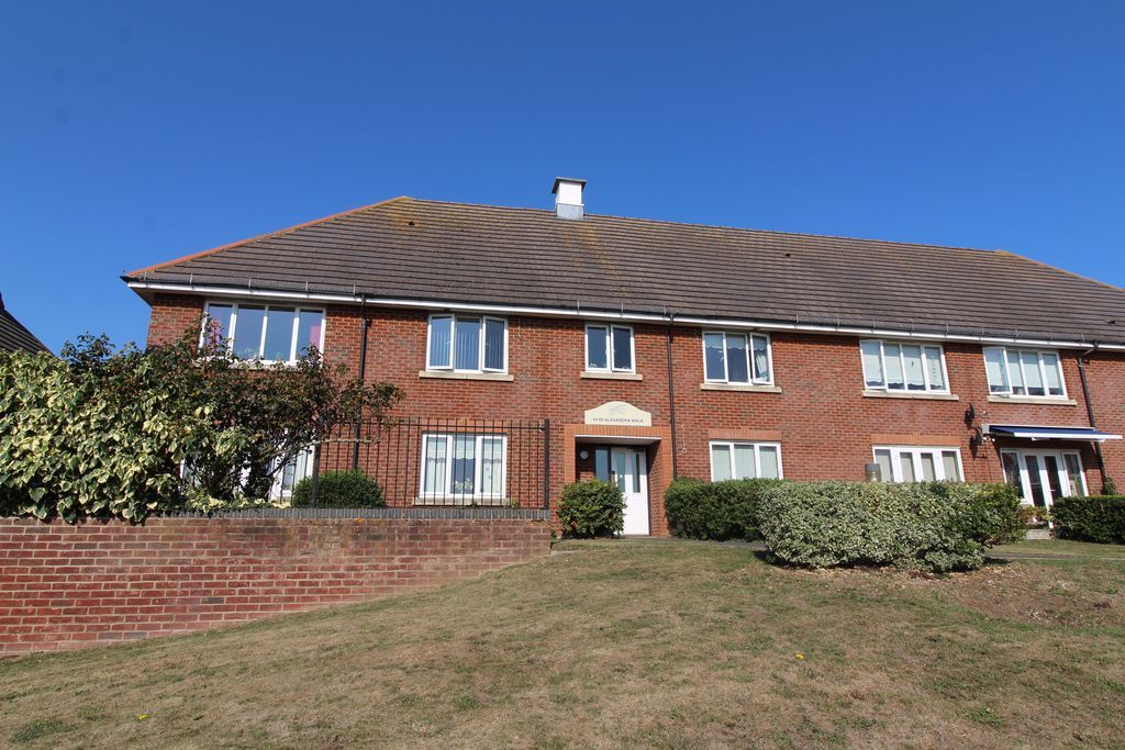 Property photo 1 of 8 Photo 8