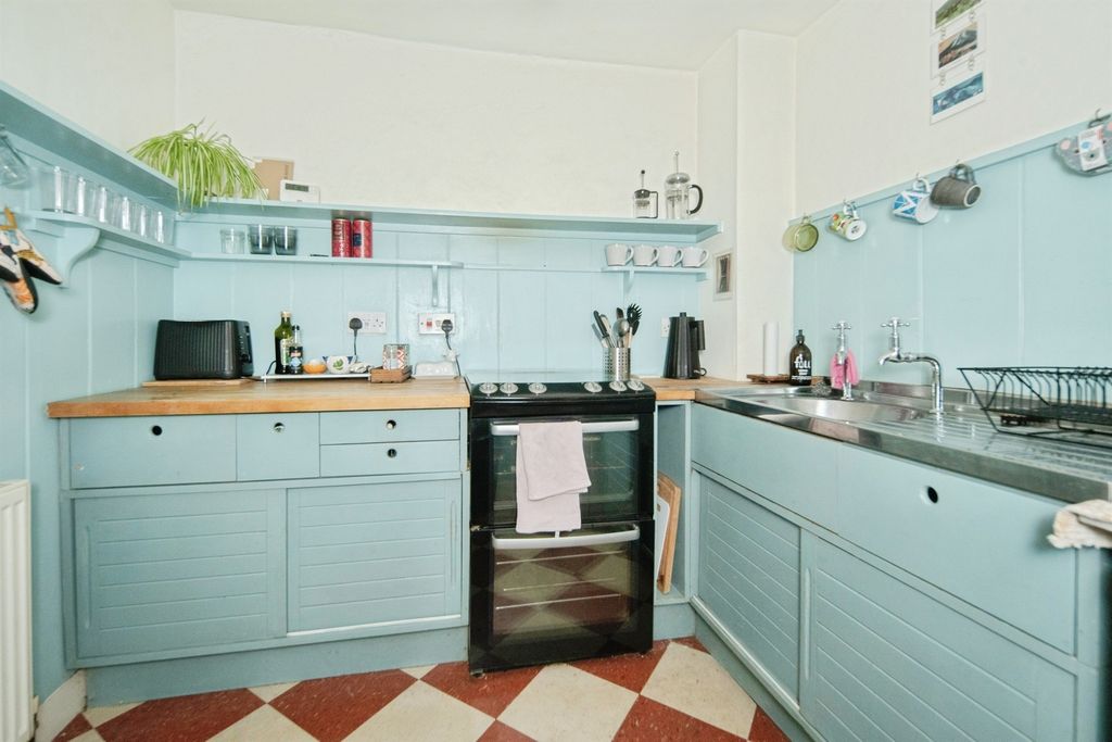 Property photo 3 of 17