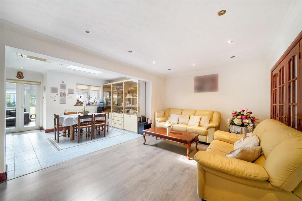 Property photo 3 of 12 Gallery