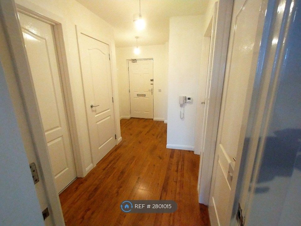 Property photo 2 of 15 Entrance Hall