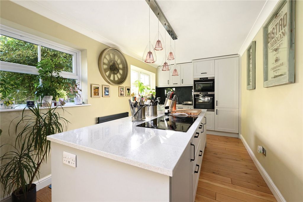 Property photo 2 of 19 Picture No. 10