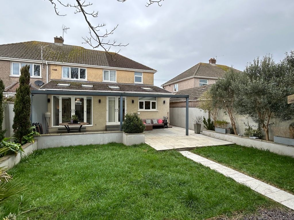 Property photo 2 of 31