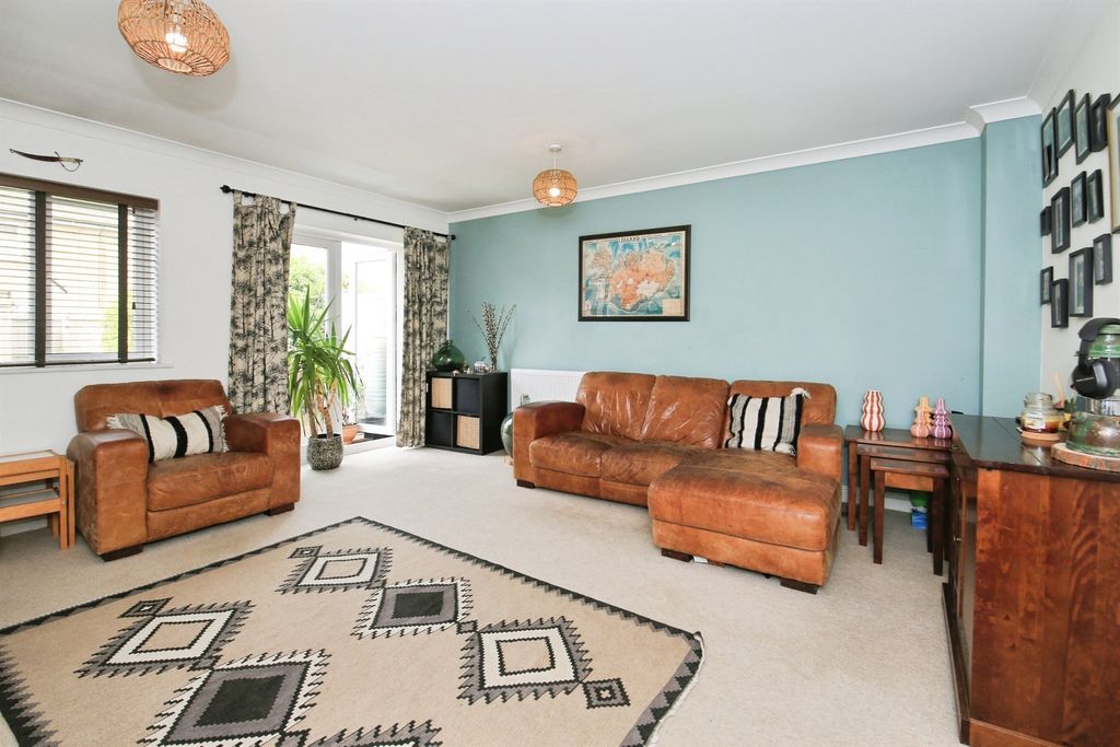 Property photo 3 of 16