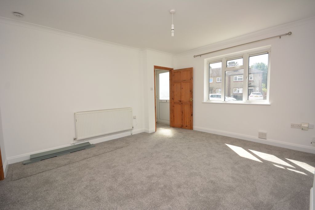 Property photo 3 of 11 Lounge View 2