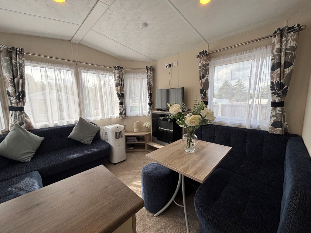 Property photo 2 of 25