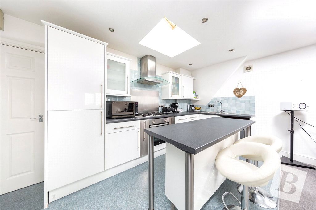 Property photo 3 of 10 Picture No. 04