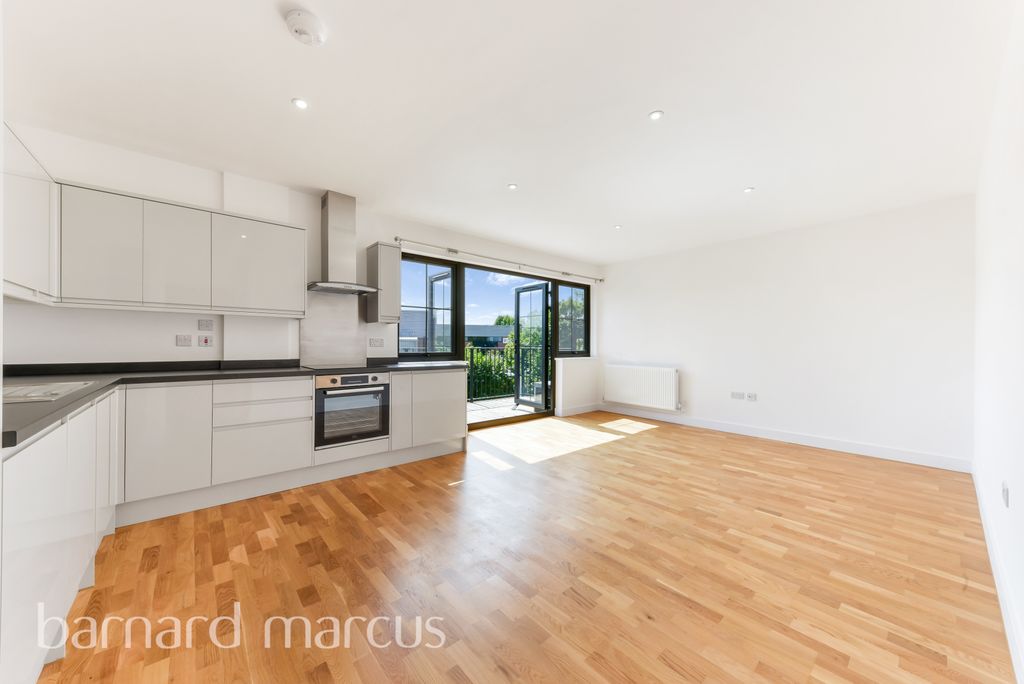 Property photo 1 of 6 Kitchen