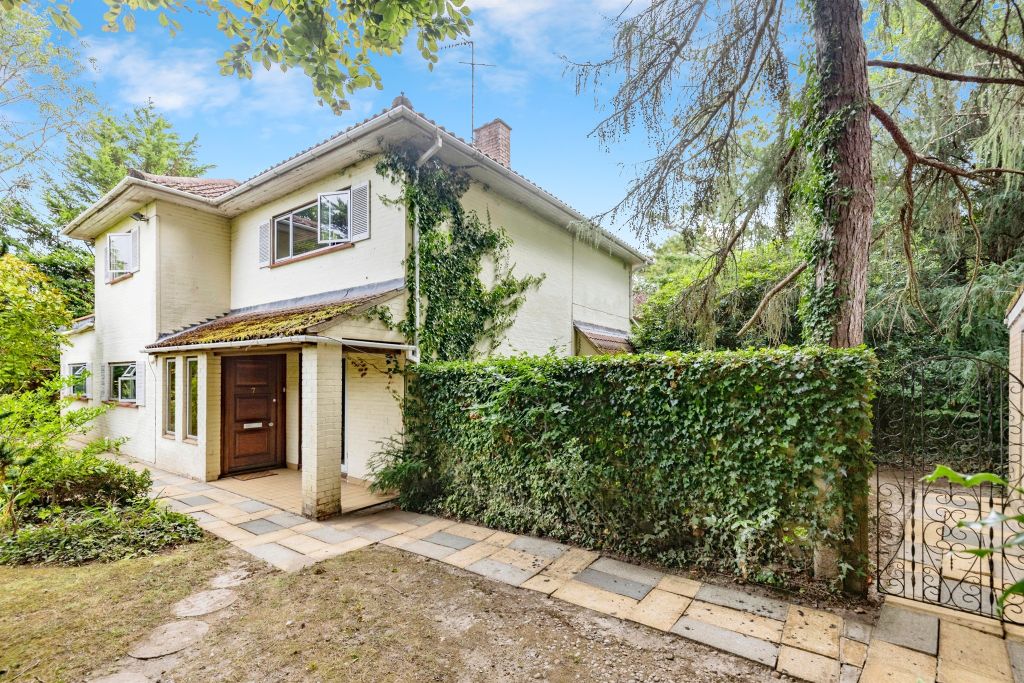Property photo 1 of 17