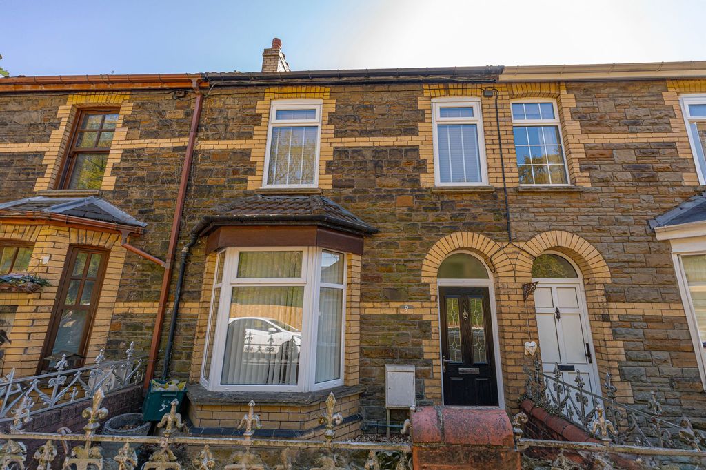 Property photo 1 of 30
