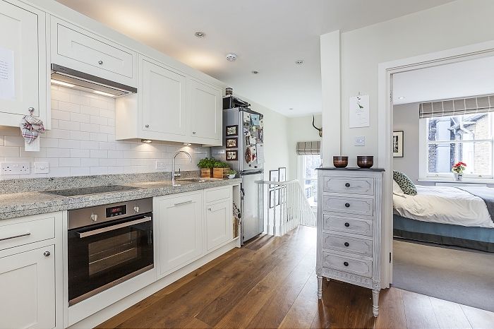 Property photo 3 of 11 Kitchen