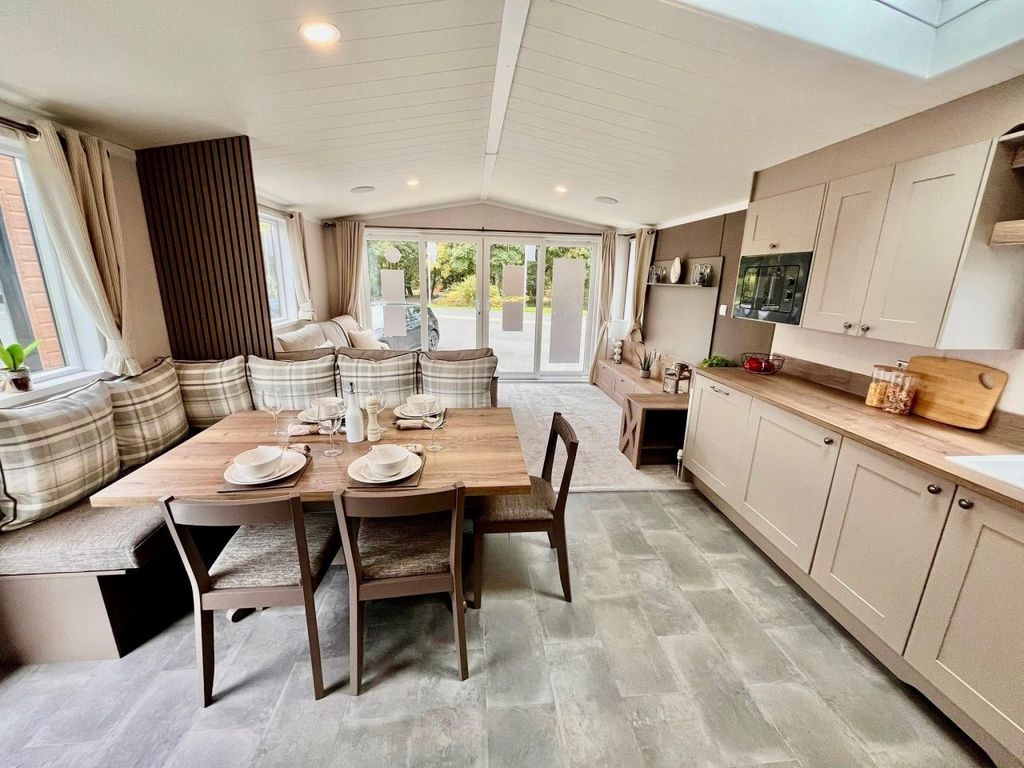 Property photo 1 of 7 - Swift Faygate For Sale