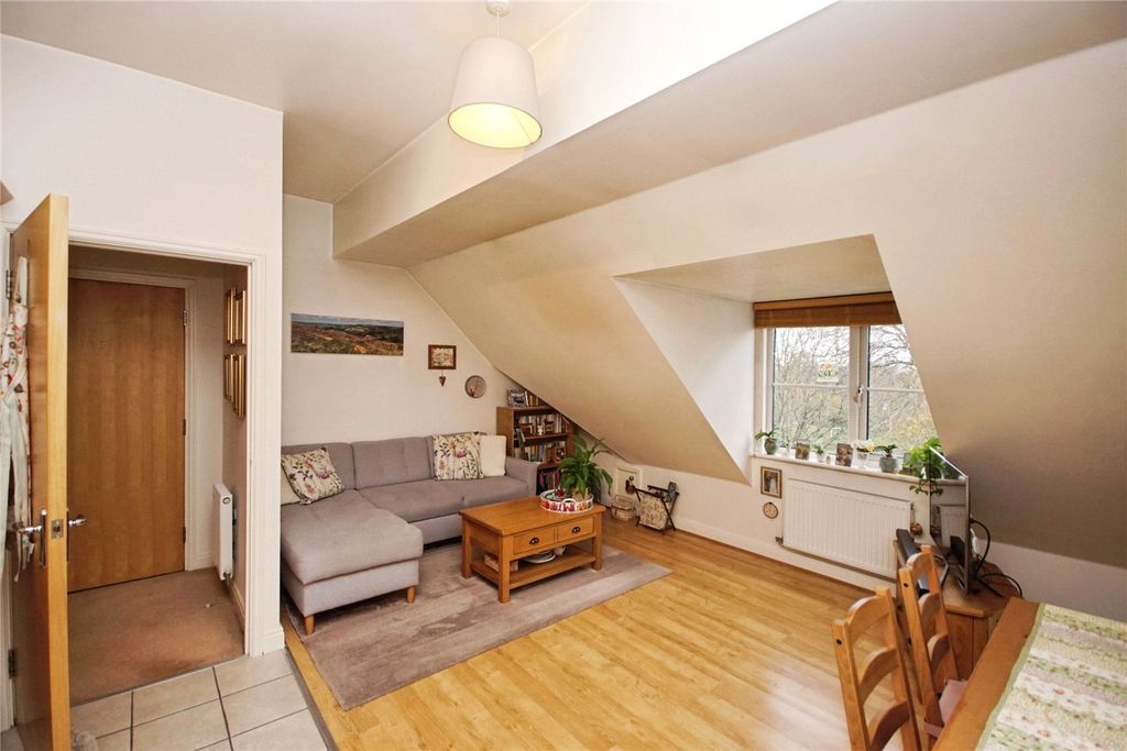 Property photo 3 of 16 Picture No. 10