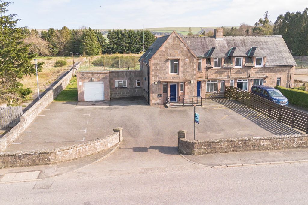 Property photo 1 of 38 Front Exterior