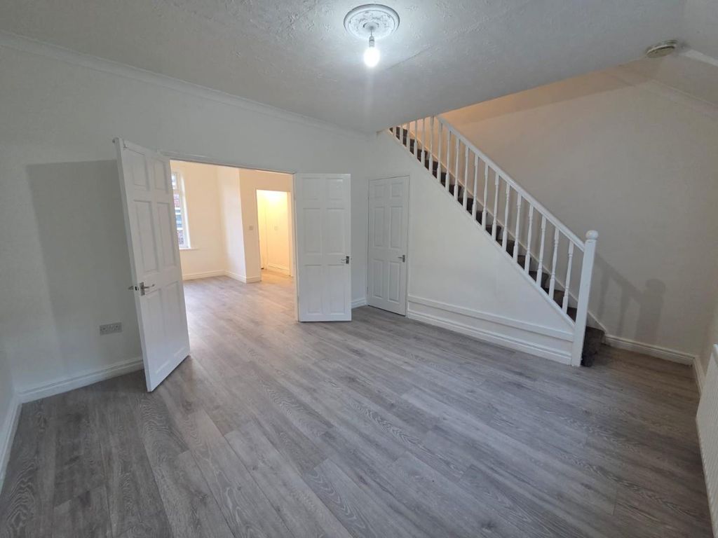 Property photo 3 of 7 Lounge     .Jpeg