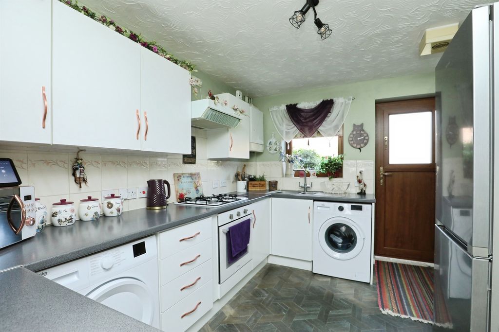 Property photo 3 of 17