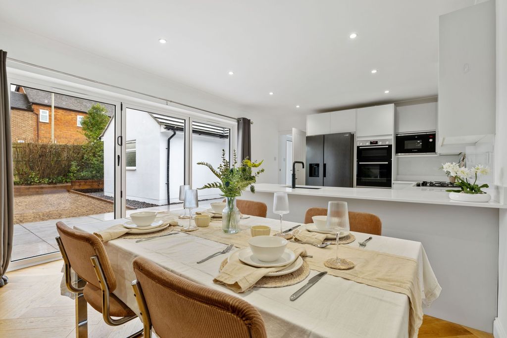 Property photo 3 of 26