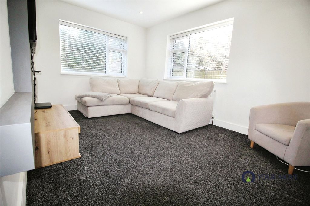 Property photo 3 of 10 Lounge