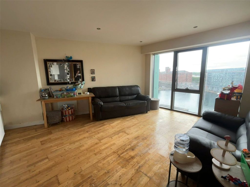 Property photo 2 of 16 Picture No. 14