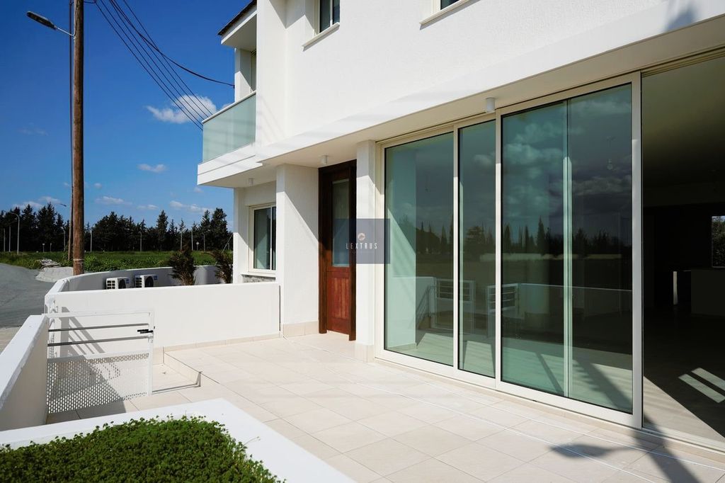 Property photo 3 of 23