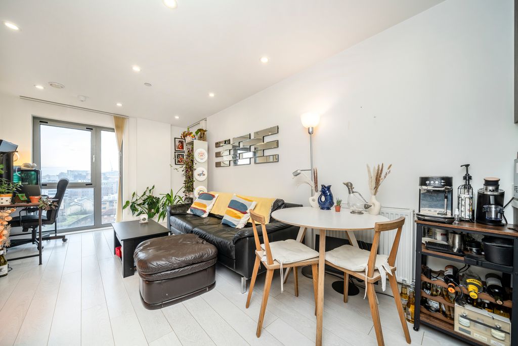 Property photo 2 of 16 Reception