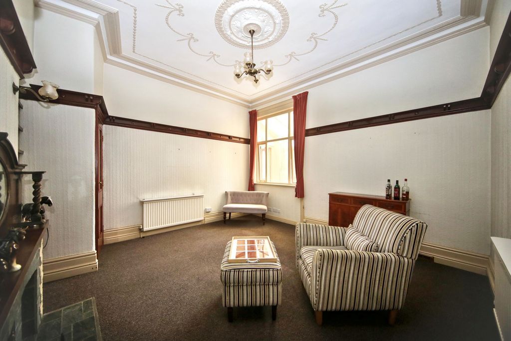 Property photo 3 of 25