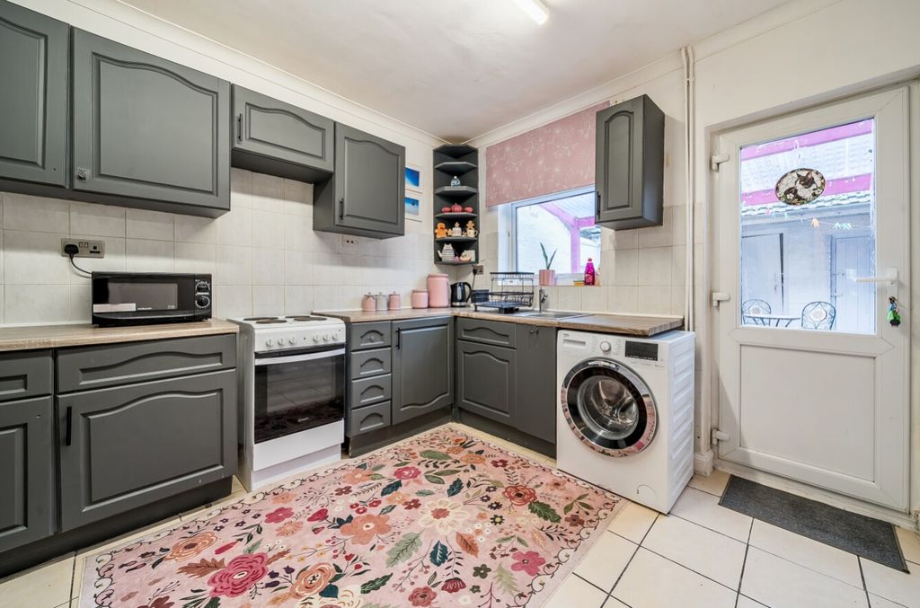 Property photo 3 of 10 1374012-2-69025033206E4