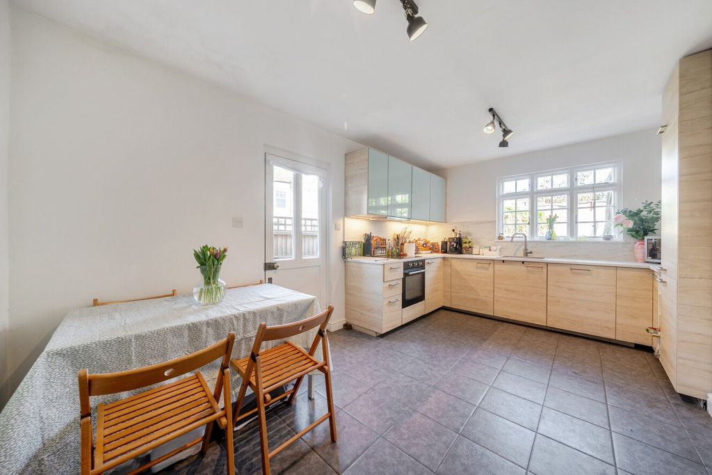 Property photo 3 of 14 Picture No. 05