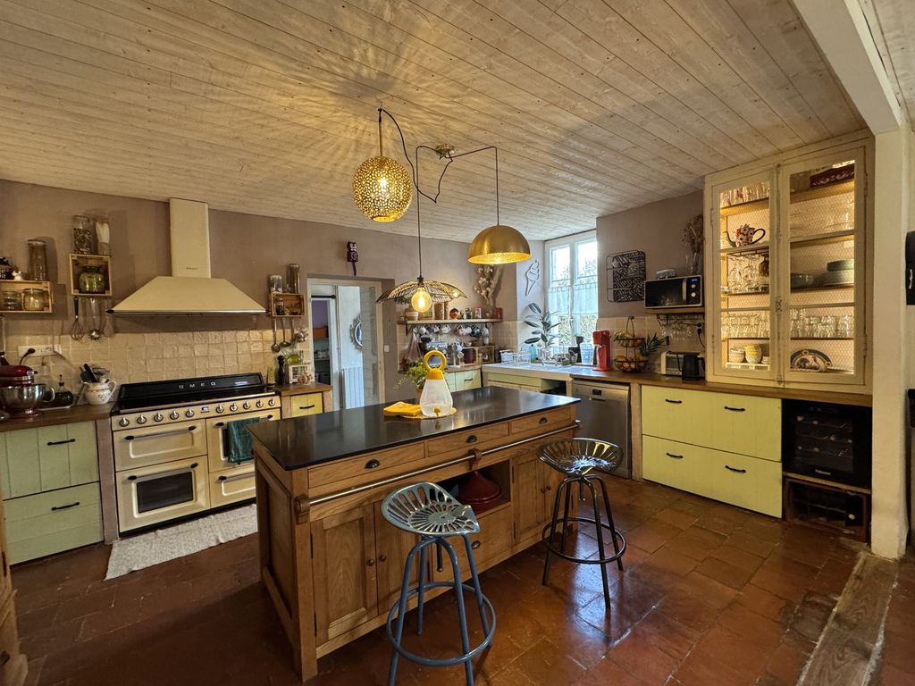 Property photo 2 of 49