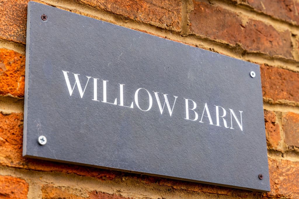 Property photo 2 of 28