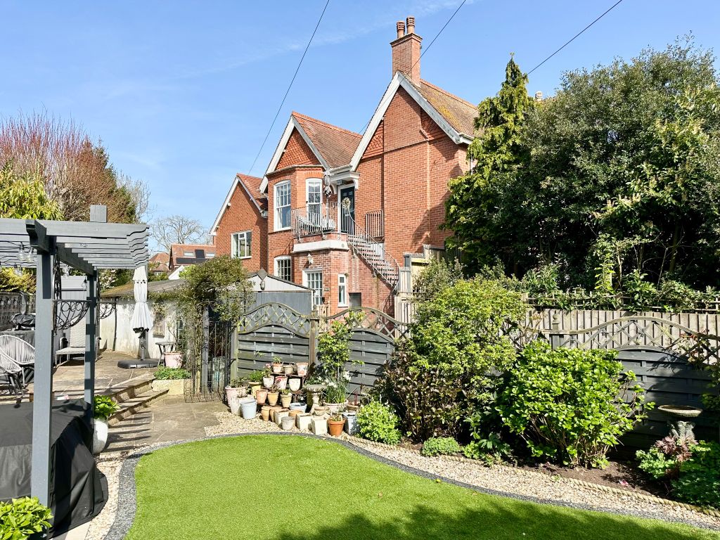 Property photo 1 of 22