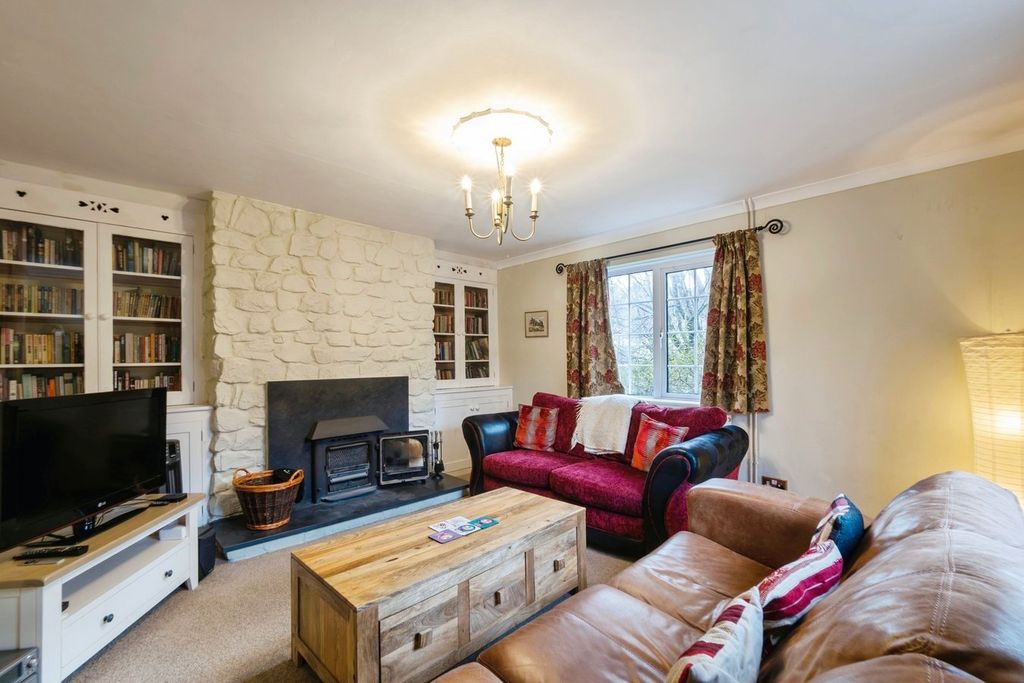 Property photo 2 of 24