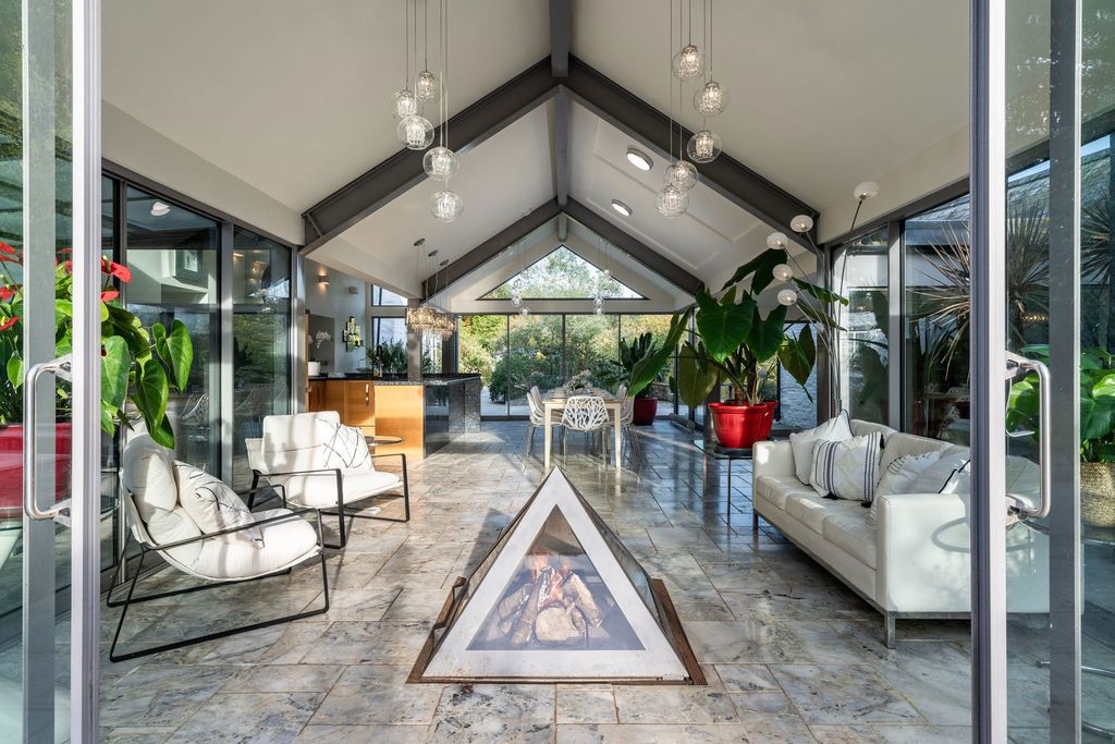 Property photo 3 of 28