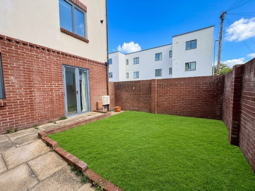 Property photo 2 of 9